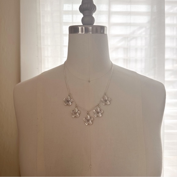 Y2K FLORAL CHARM necklace - Picture 2 of 4